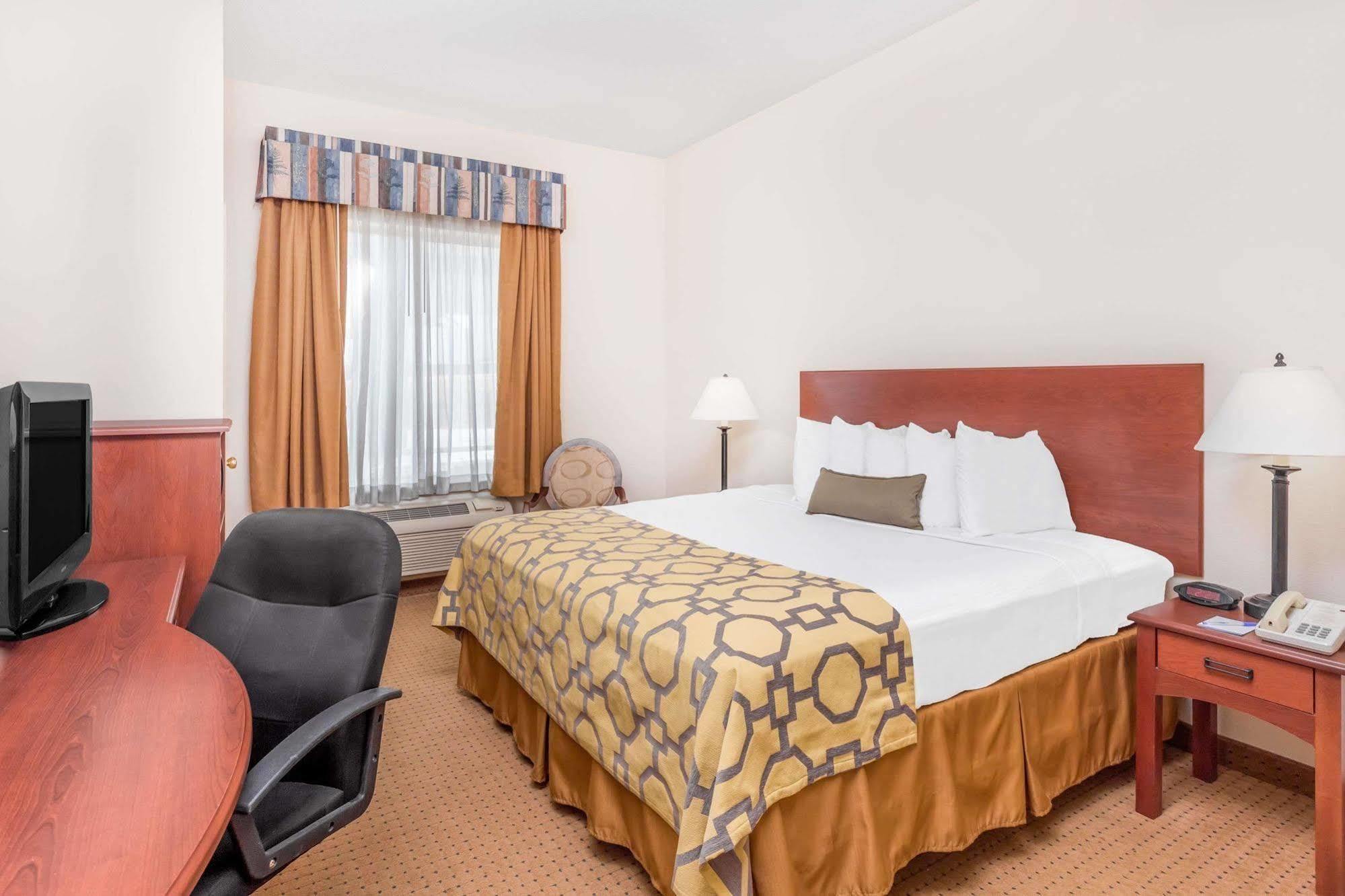 Baymont By Wyndham Cartersville Exterior photo